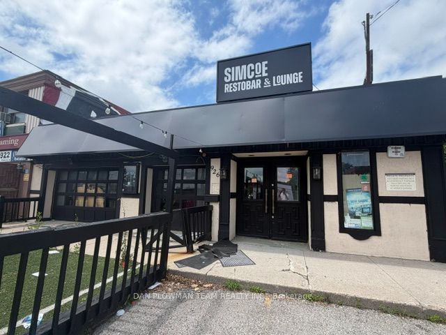 926 Simcoe Street N, Oshawa, ON L1G 4W2