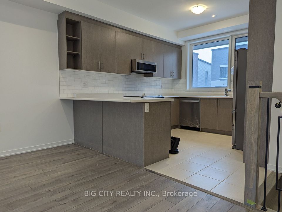 Att/Row/Townhouse at 782 Heathrow Path 95, Oshawa, ON L1K 3G4, Oshawa