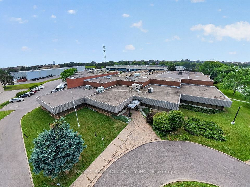 1851 Sandstone Manor, Pickering, ON L1W 3R9