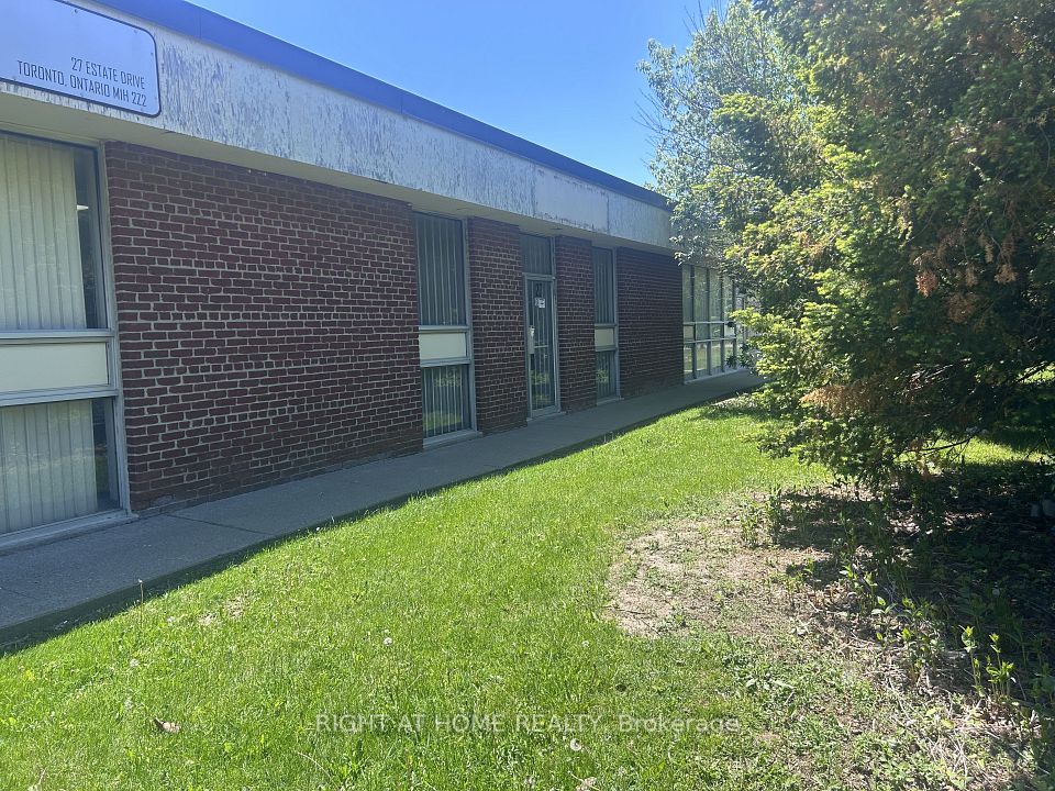 27 Estate Drive, Toronto, ON M1H 2Z2