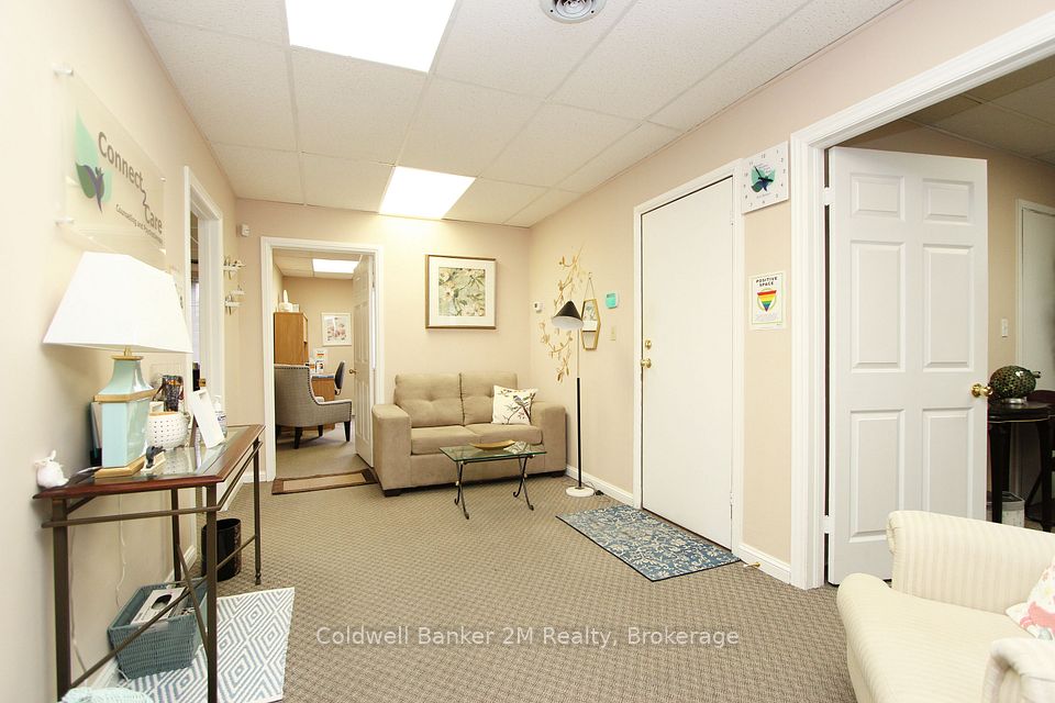 342 King Street W 203, Oshawa, ON L1G 4T1