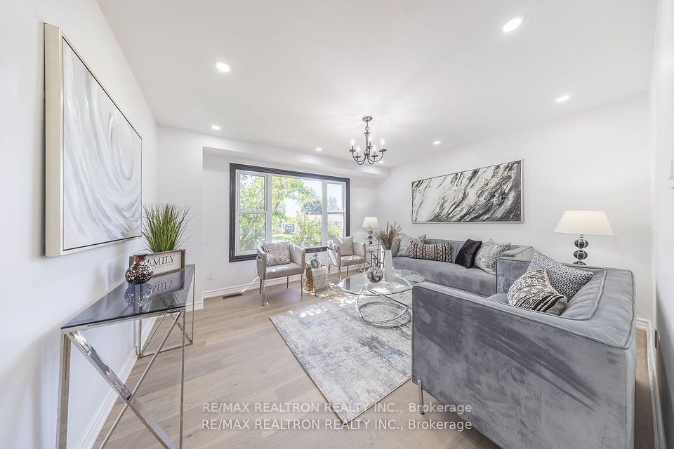 Semi-Detached at 14 Grassmere Avenue, Oshawa, ON L1H 3X4, Oshawa