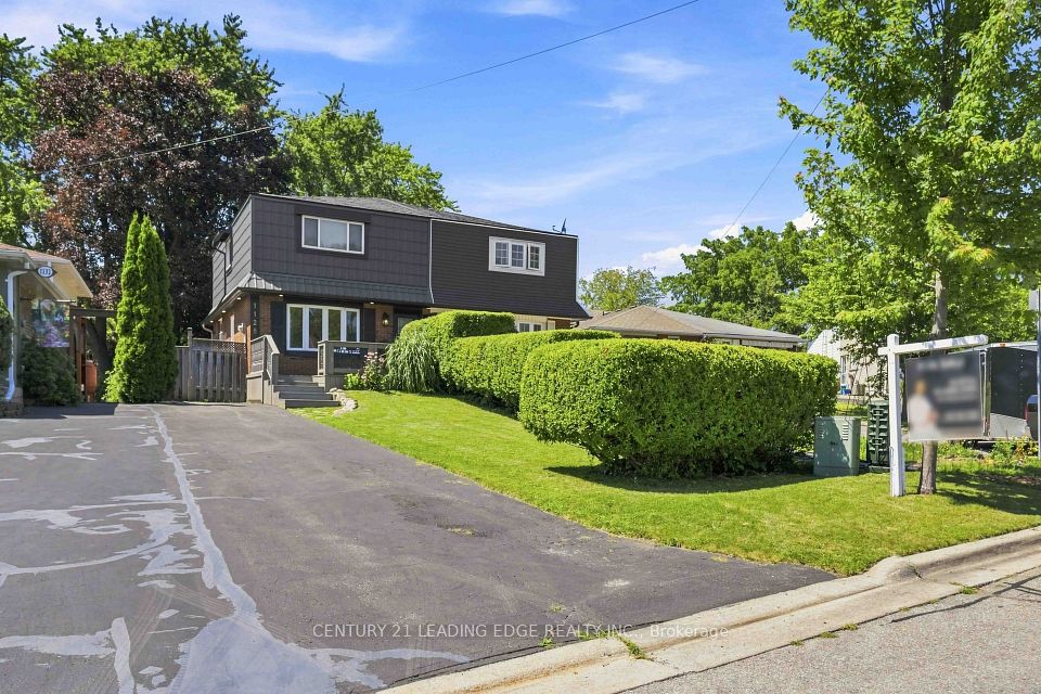 Semi-Detached at 1128 Valley Court N, Oshawa, ON L1J 3M5, Oshawa