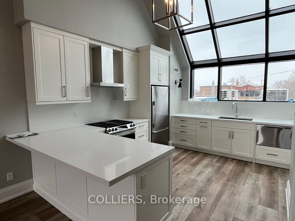 1048 Kingston Road, Toronto, ON M4E 1T4
