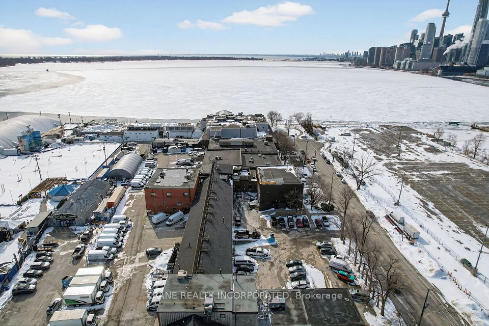 31F Polson Street, Toronto, ON M5A 1A4