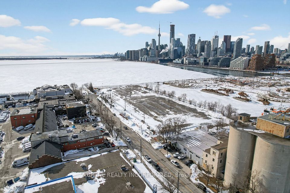 31F Polson Street, Toronto, ON M5A 1A4