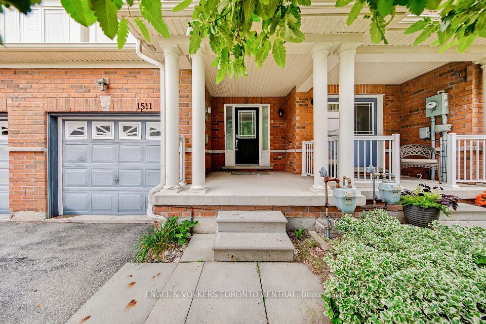 Att/Row/Townhouse at 1511 Glenbourne Drive, Oshawa, ON L1K 0M5, Oshawa