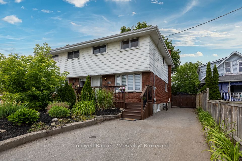 Semi-Detached at 152 Taunton Road W, Oshawa, ON L1G 3T3, Oshawa