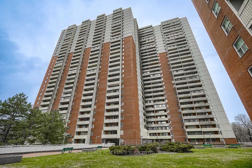 1 Massey Square 2614, Toronto, ON M4C 5L4 at 1 Massey Square 2614, Toronto, ON M4C 5L4, Toronto E03, ON, M4C 5L4