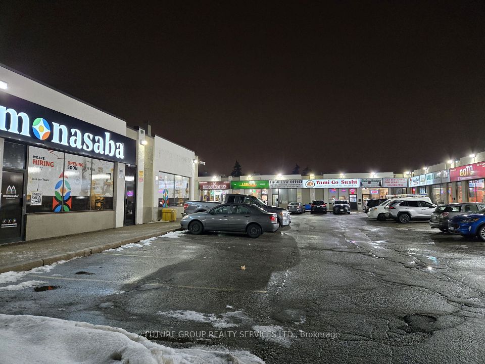 1960 Lawrence Avenue E 15B, Toronto, ON M1R 2Z1