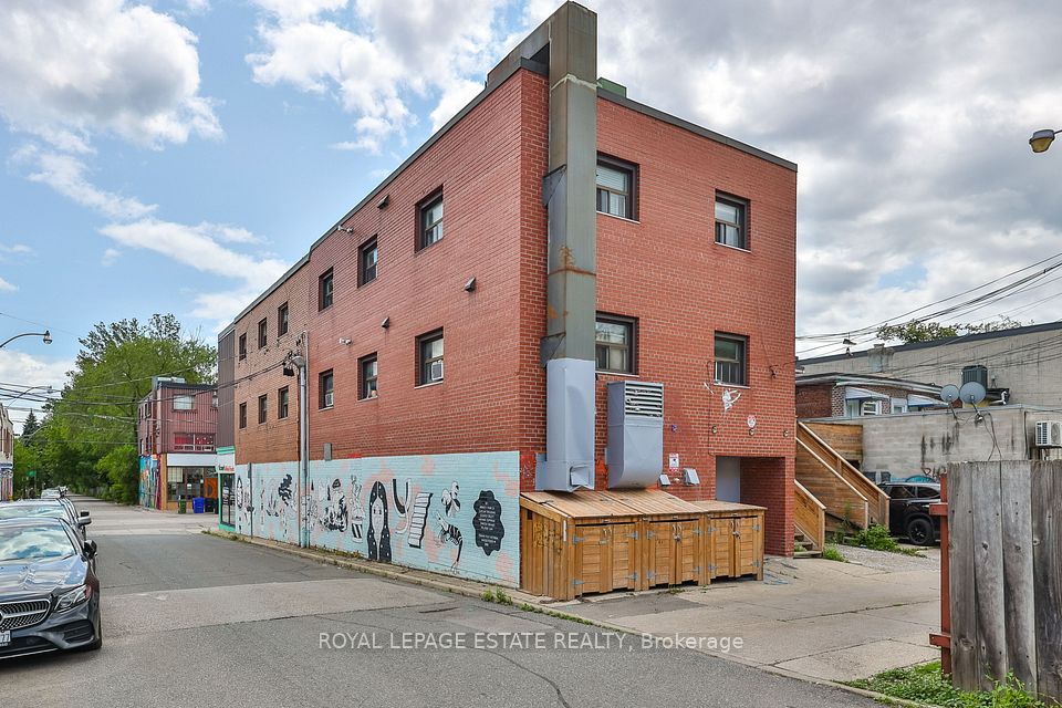 1450 Gerrard Street E, Toronto, ON M4L 1Z8
