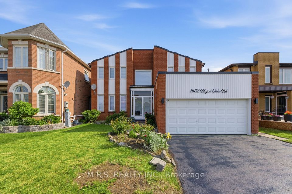 Detached at 1652 Major Oaks Road Bsmnt, Pickering, ON L1X 1Y9, Pickering