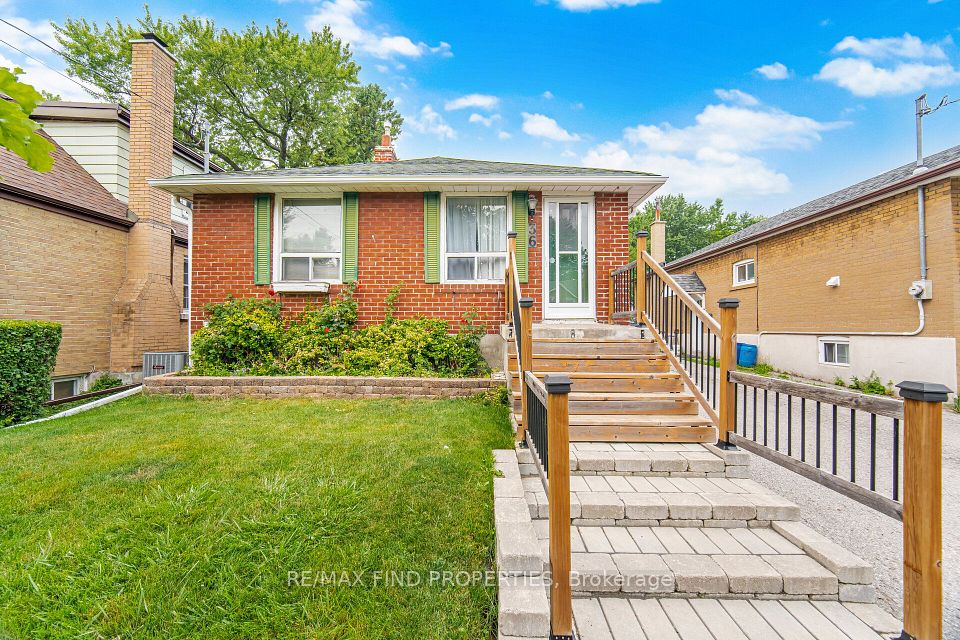 36 Pinegrove Avenue, Toronto, ON M1N 2G5 at 36 Pinegrove Avenue, Toronto, ON M1N 2G5, Toronto E06, ON, M1N 2G5