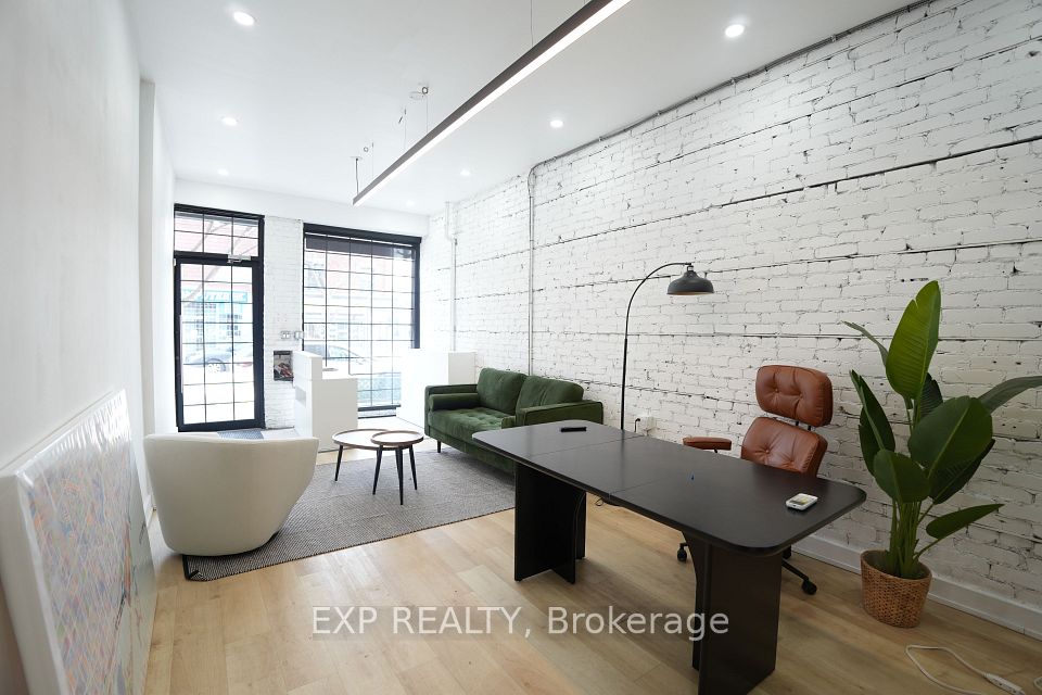1918 Gerrard Street E Retail, Toronto, ON M4L 2C1