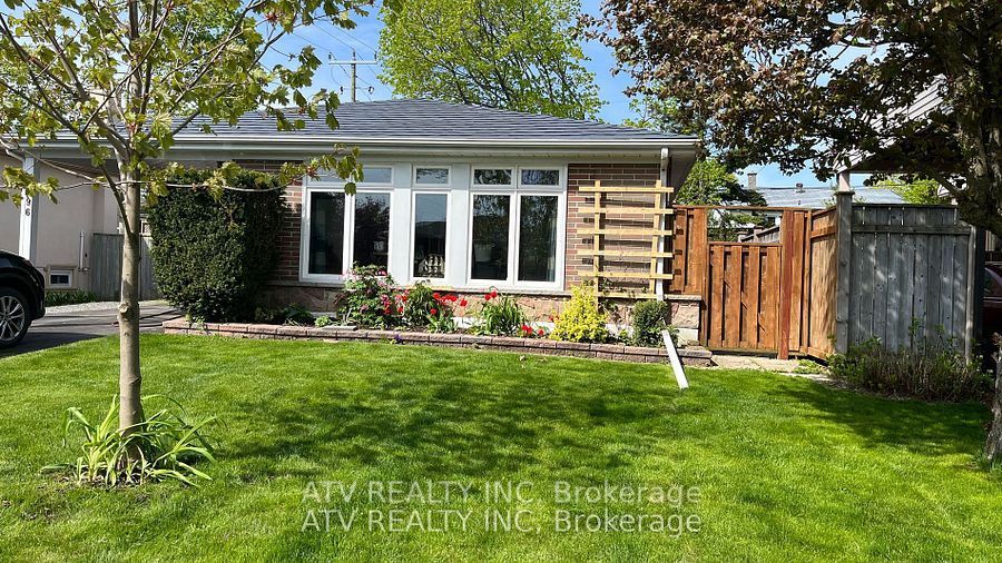 Detached at 696 Balaton Avenue, Pickering, ON L1W 1W1, Pickering