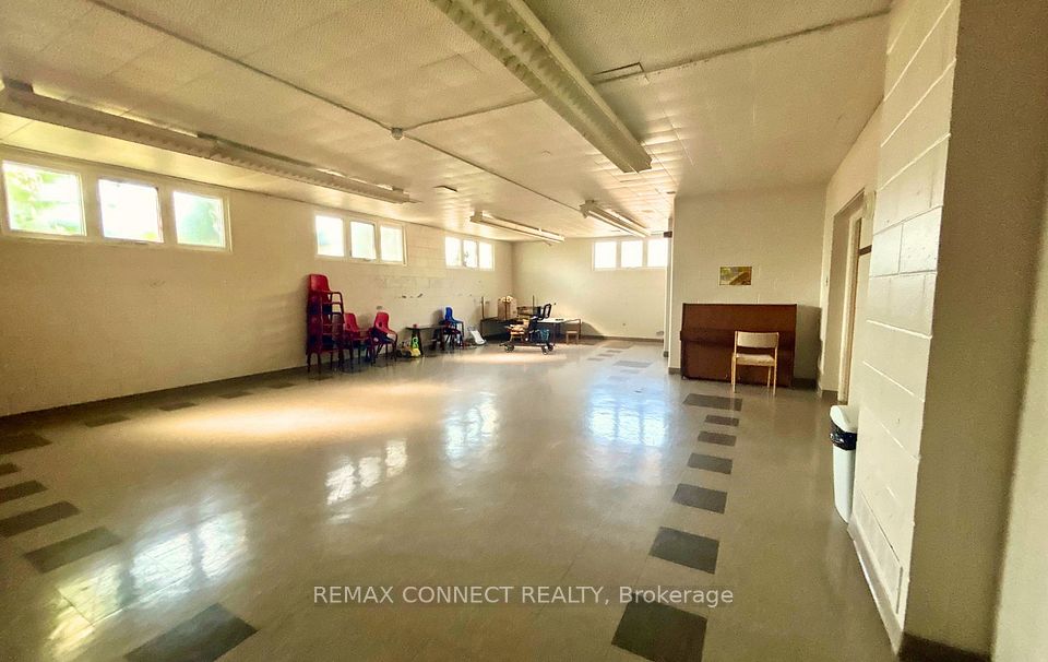 676 Simcoe Street N Lower&Office, Oshawa, ON L1G 4V7
