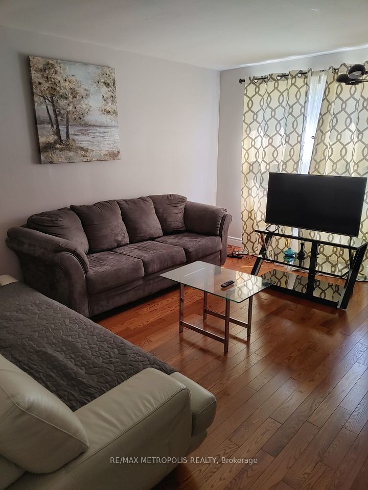 Semi-Detached  at 1098 Cedar Street, Oshawa, ON L1J 3R9, Oshawa