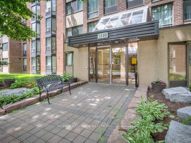 Condo Apartment at 1540 Pickering Parkway 405, Pickering, ON L1V 3V6, Pickering