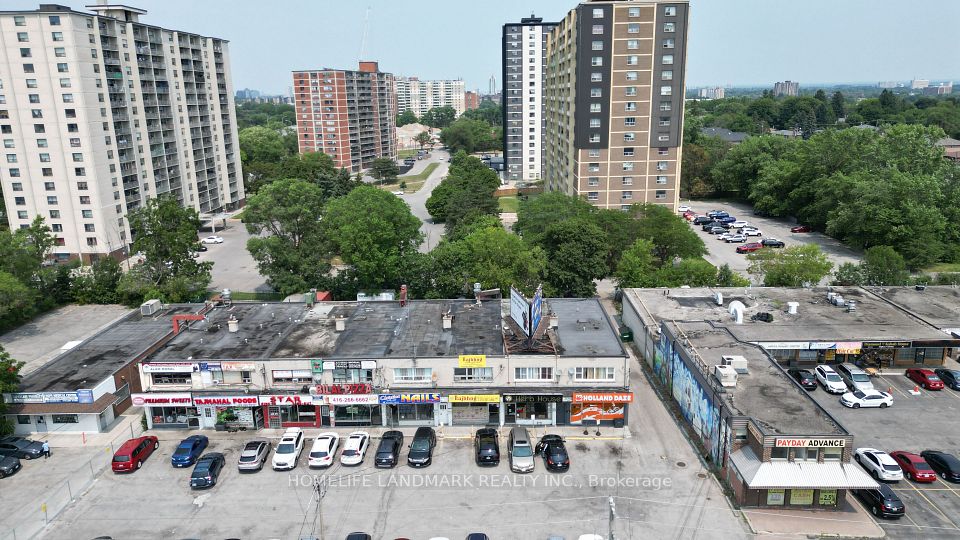 3226 Eglinton Avenue E, Toronto, ON M1J 2H6