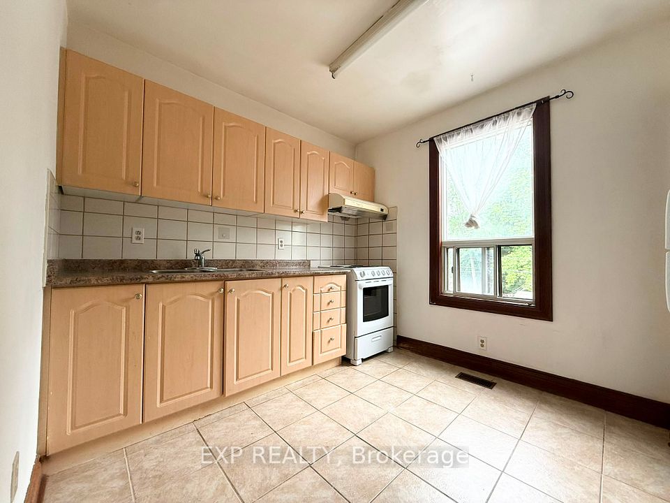 Att/Row/Townhouse at 759 Gerrard Street E 2nd FL, Toronto, ON M4M 1Y5, Toronto E01