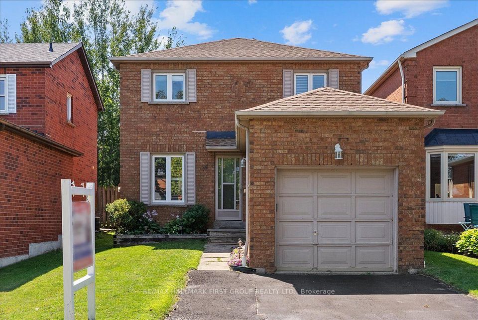 Detached at 24 Fernbank Place, Whitby, ON L1R 1S9, Whitby