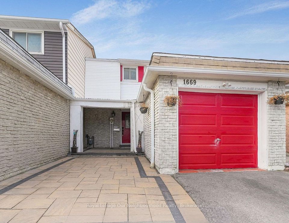 Att/Row/Townhouse at 1669 Alwin Circle, Pickering, ON L1V 2W1, Pickering