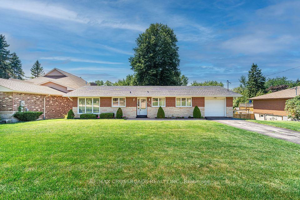 Detached at 166 Elizabeth Crescent N, Whitby, ON L1N 3R7, Whitby