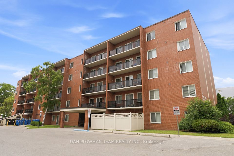 Condo Apartment at 131 Taunton Road E 204, Oshawa, ON L1G 3T8, Oshawa