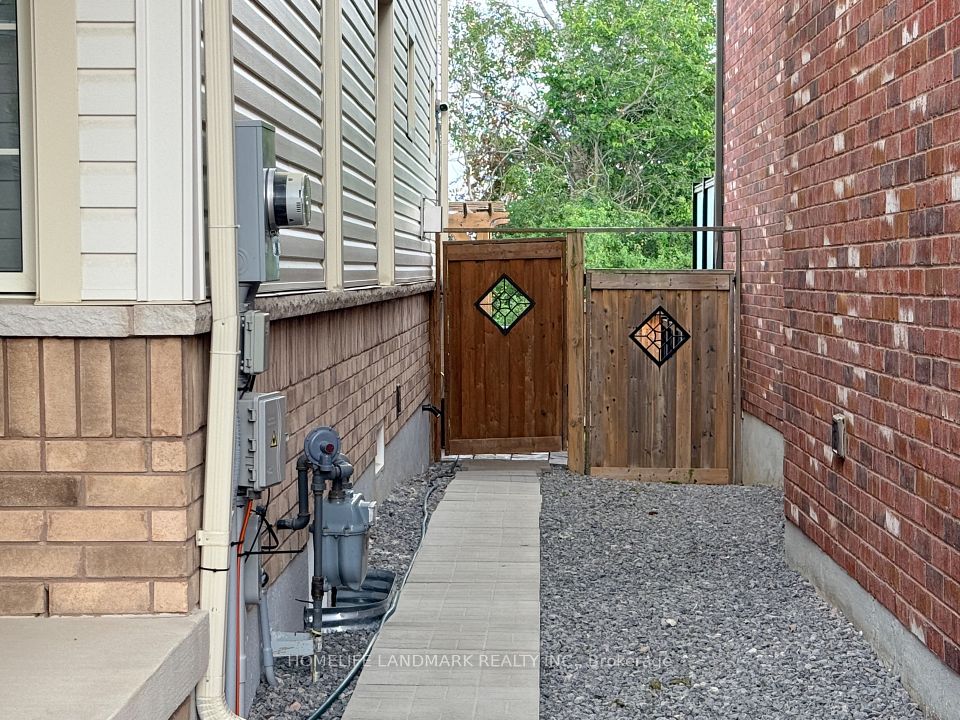 Detached at 2313 Secreto Drive, Oshawa, ON L1H 7K4, Oshawa