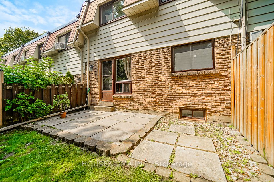 Condo Townhouse at 506 Normandy Street 40, Oshawa, ON L1H 7N8, Oshawa