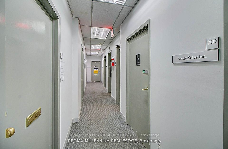 101 Dundas Street W 305, Whitby, ON L1N 2M2