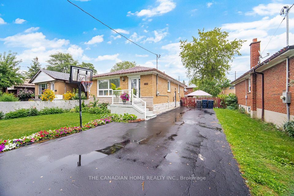 802 Brimorton Drive, Toronto, ON M1G 2S9 at 802 Brimorton Drive, Toronto, ON M1G 2S9, Toronto E09, ON, M1G 2S9