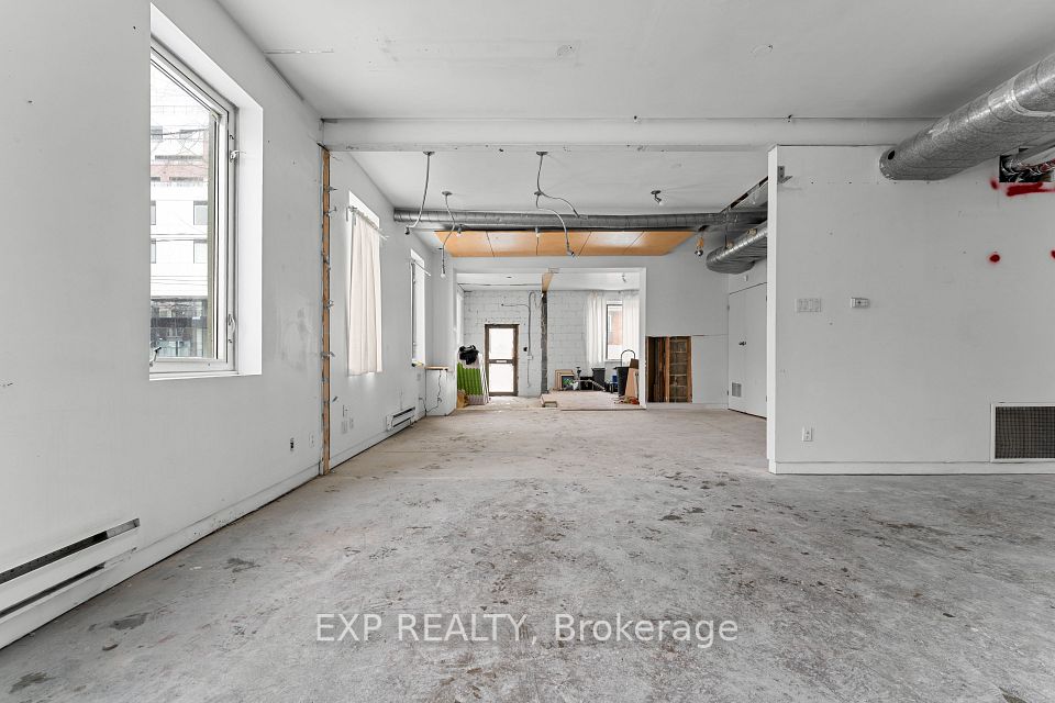 1558 Queen Street E, Toronto, ON M4L 1E8