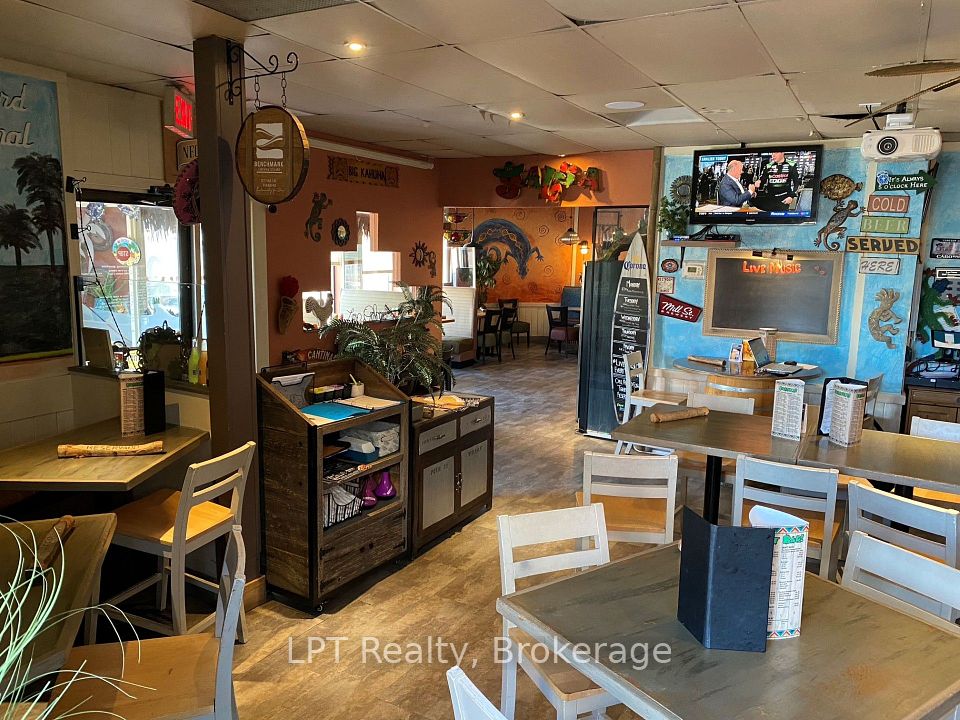 1009 Dundas Street E, Whitby, ON L1N 2K4
