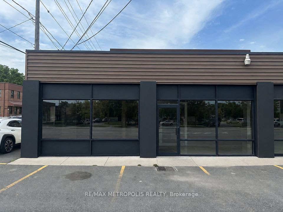 300 Dundas Street E 1, Whitby, ON L1N 2J1