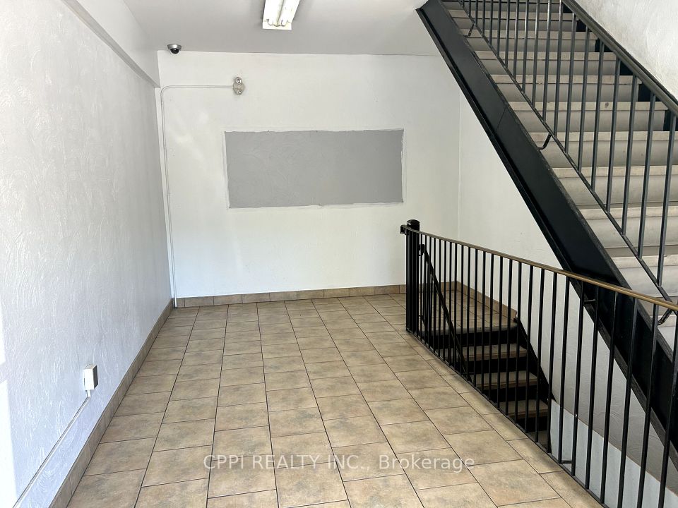 650 King Street E South Bsmnt, Oshawa, ON L1H 1G5
