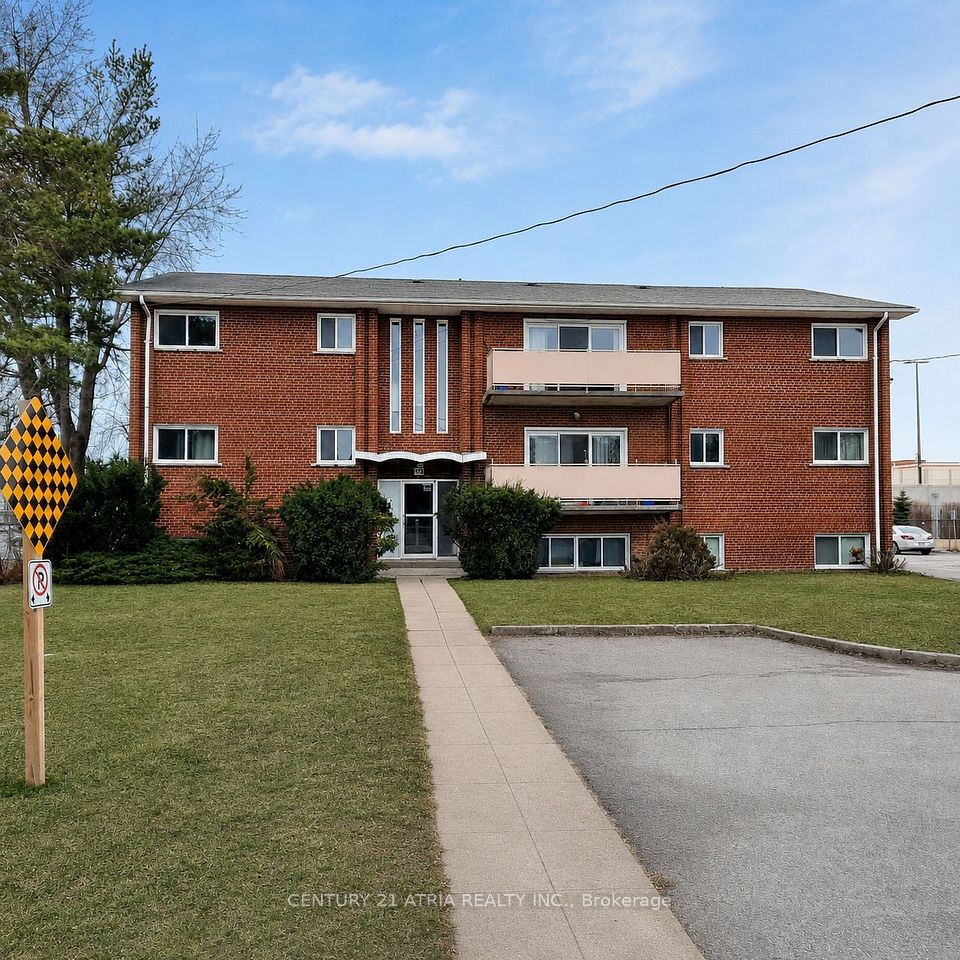 316 Saguenay Avenue, Oshawa, ON L1J 2N1