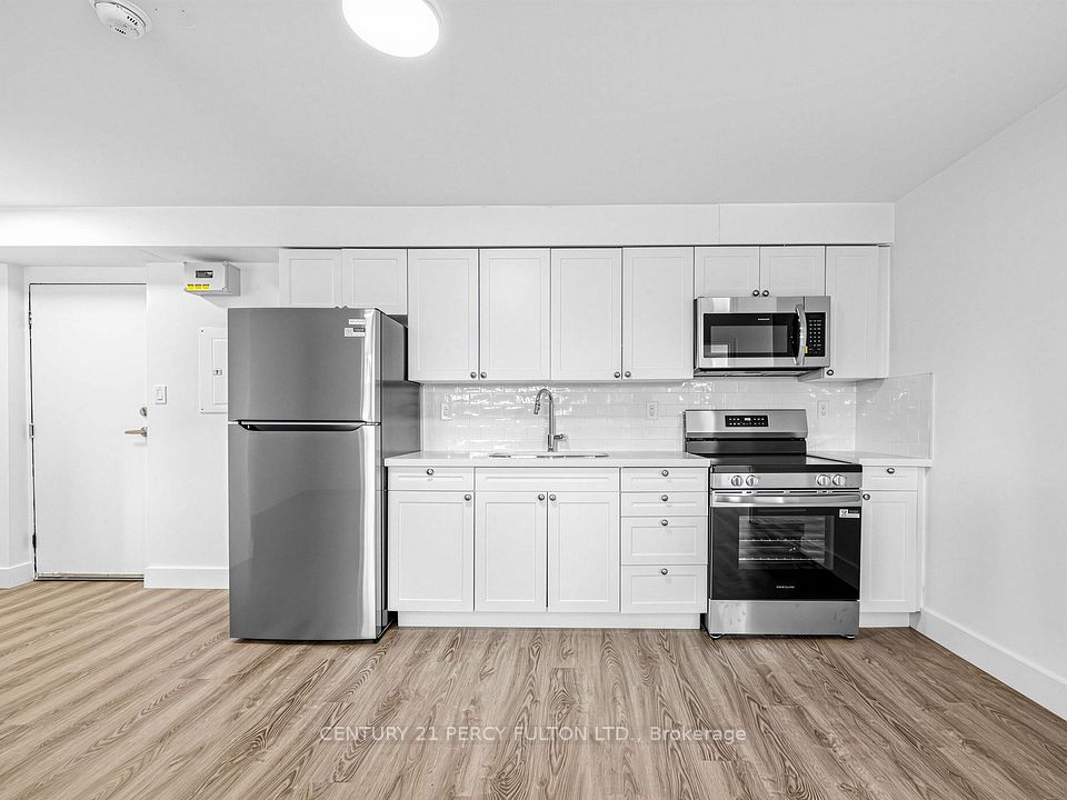 Condo Apartment at 200 Garden Street 11, Whitby, ON L1N 0L7, Whitby