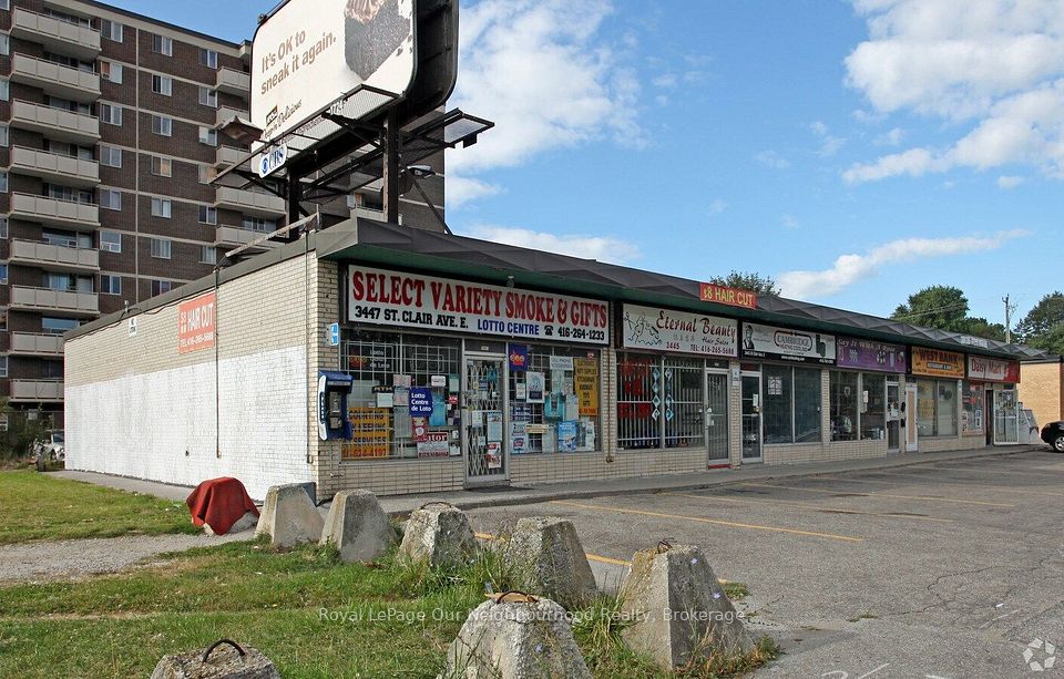 3445 St Clair Avenue E, Toronto, ON M1L 1W6