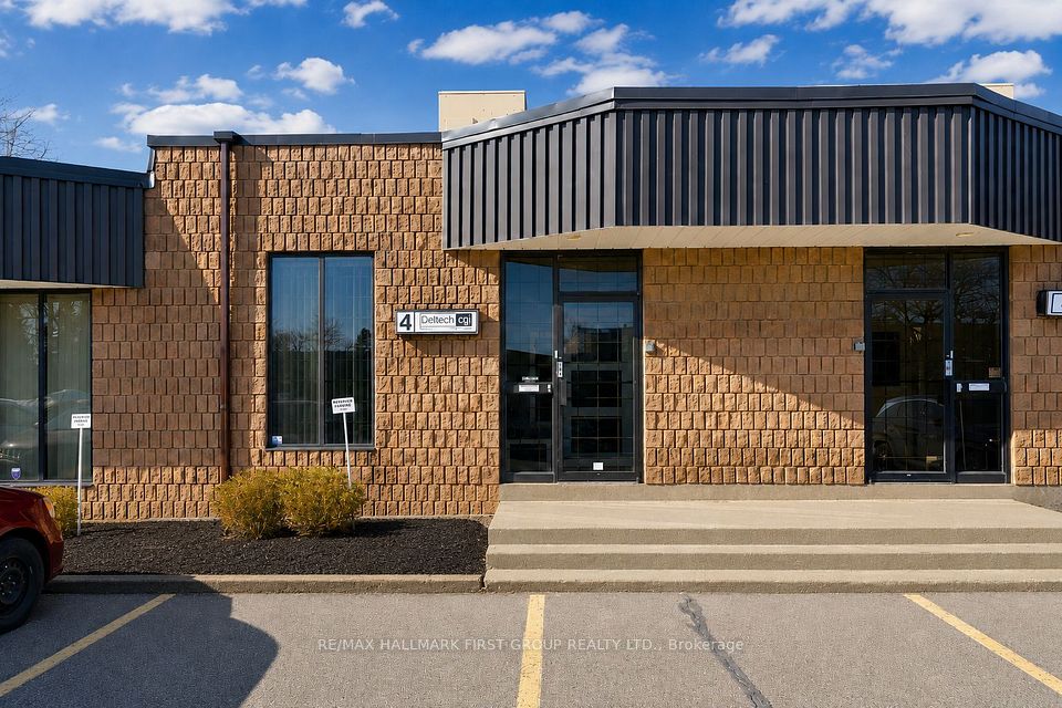 1730 Mcpherson Court #4, Pickering, ON L1W 3E6