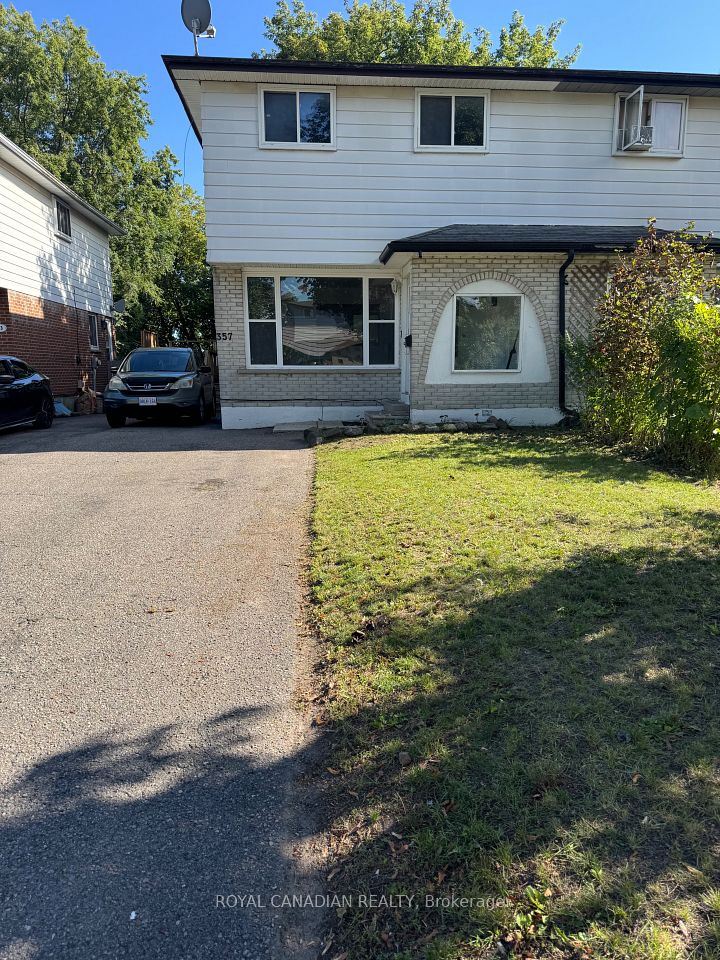 Semi-Detached  at 357 Durham Court Upper, Oshawa, ON L1J 1W8, Oshawa