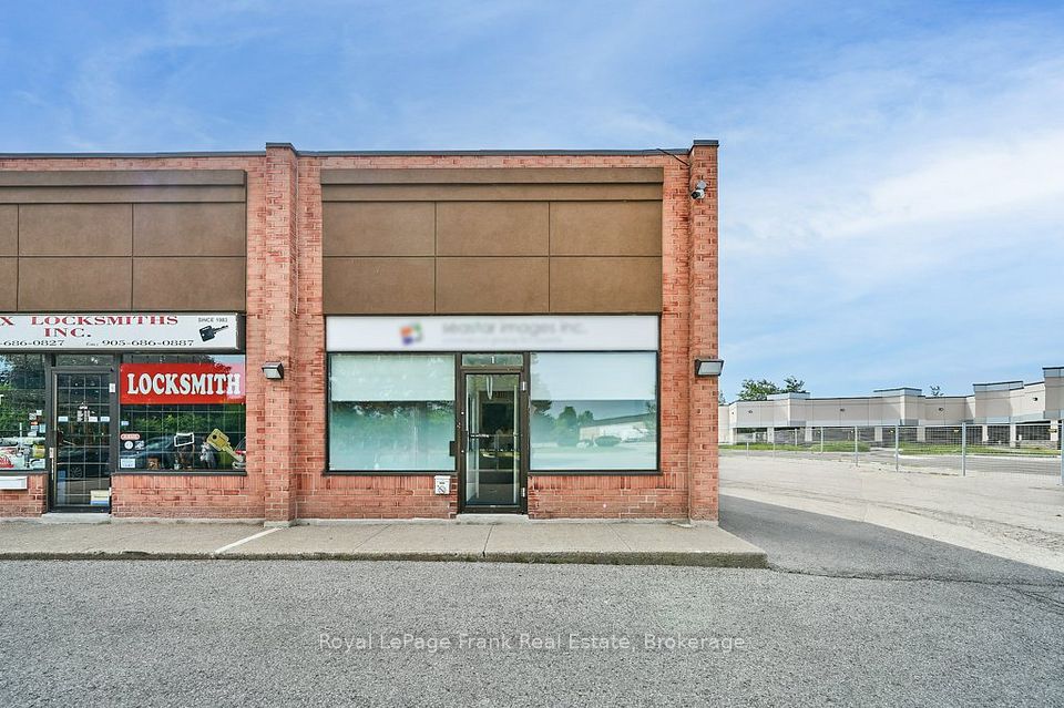 676 Monarch Avenue 1, Ajax, ON L1S 4S2