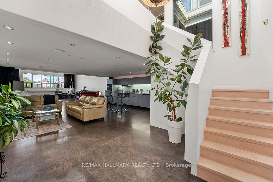 1173 Dundas Street E 226, Toronto, ON M4M 3P1
