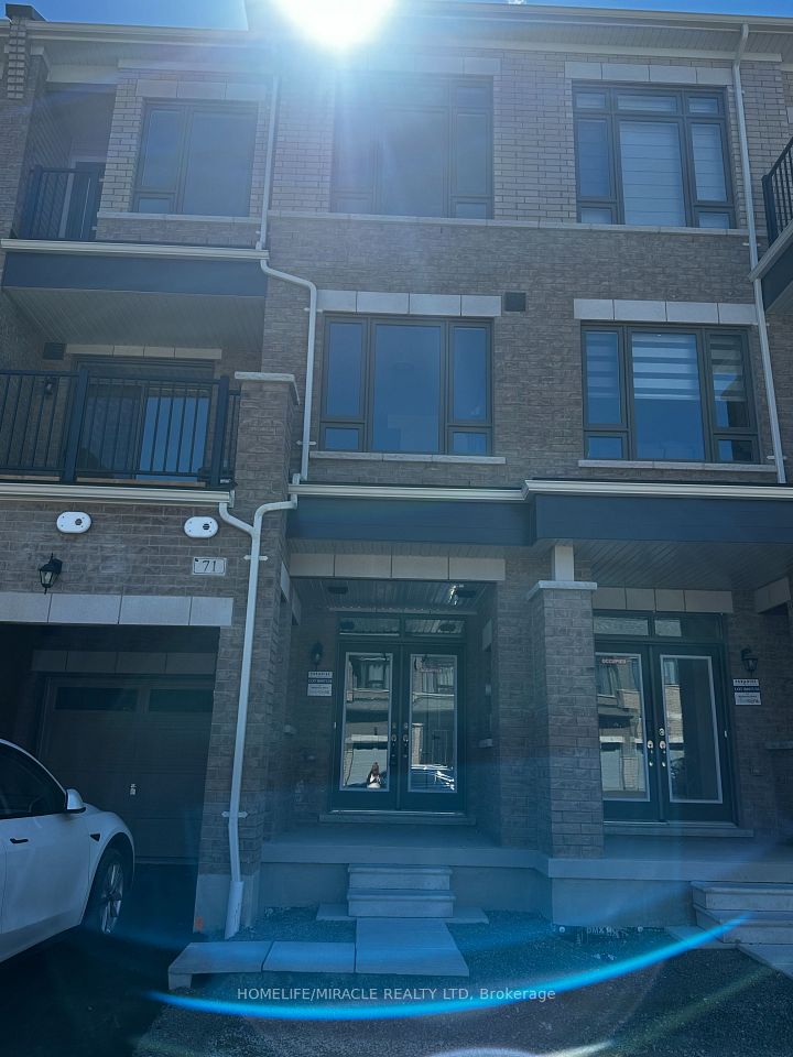 Att/Row/Townhouse at 71 MCGOWAN Drive, Whitby, ON L1P 0S2, Whitby