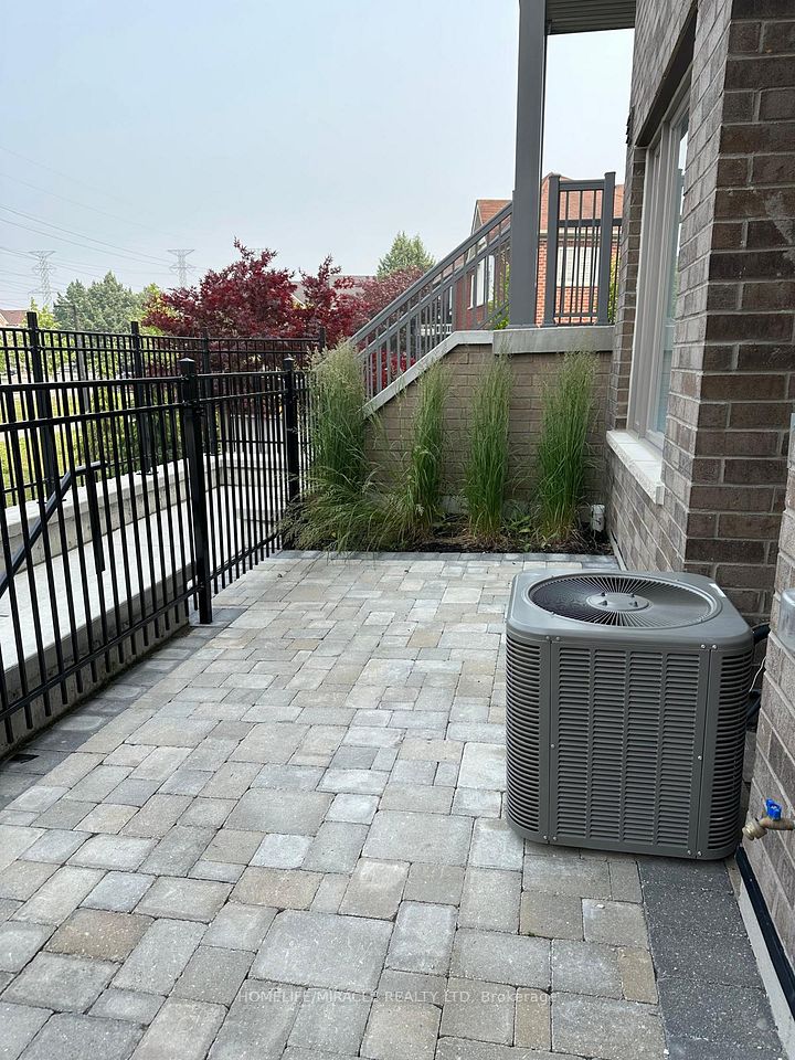 Condo Townhouse at 1525 Kingston Road 116, Pickering, ON L1V 0E9, Pickering