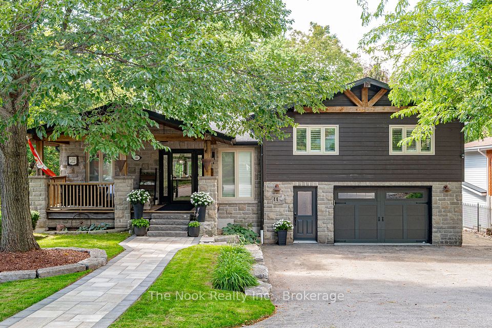 Detached at 44 Bagot Street, Whitby, ON L1M 1A1, Whitby