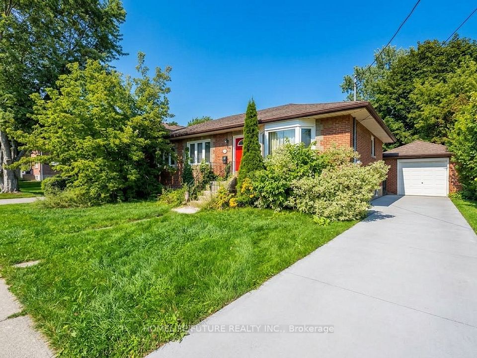 Detached at 125 Annes Street, Whitby, ON L1N 5K2, Whitby