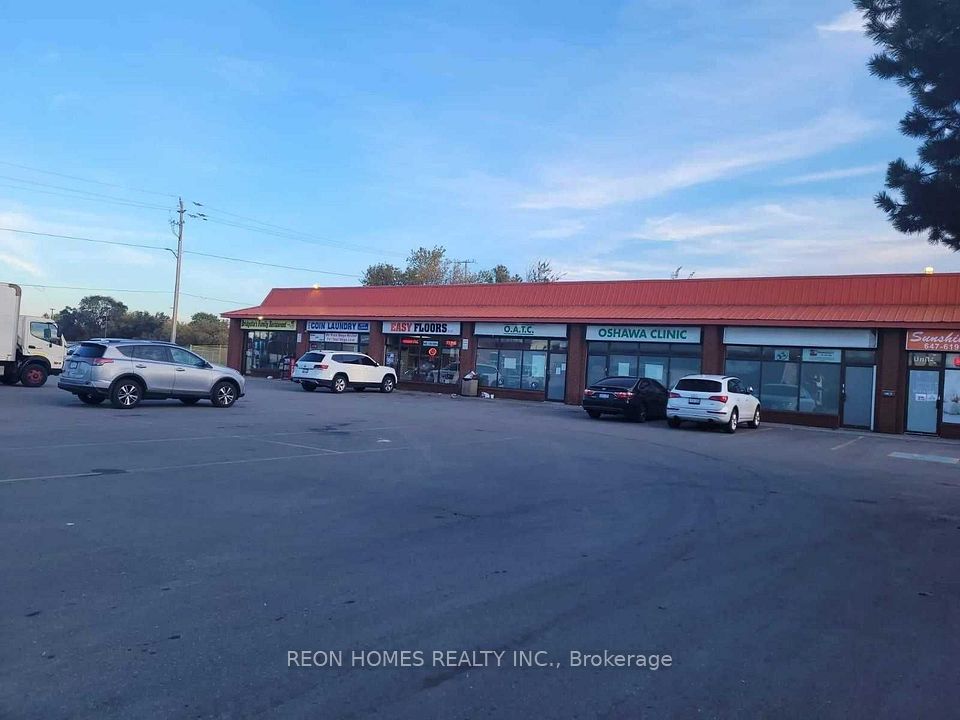 45 Bloor Street E 6, Oshawa, ON L1H 3L9