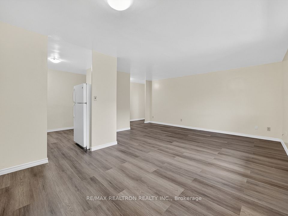 Condo Apartment at 275 Wentworth Street W 303, Oshawa, ON L1J 1N1, Oshawa