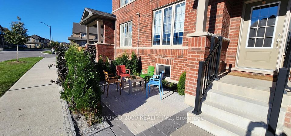 Att/Row/Townhouse at 29 N Hornchurch Street UPPER, Whitby, ON L1P 0J3, Whitby